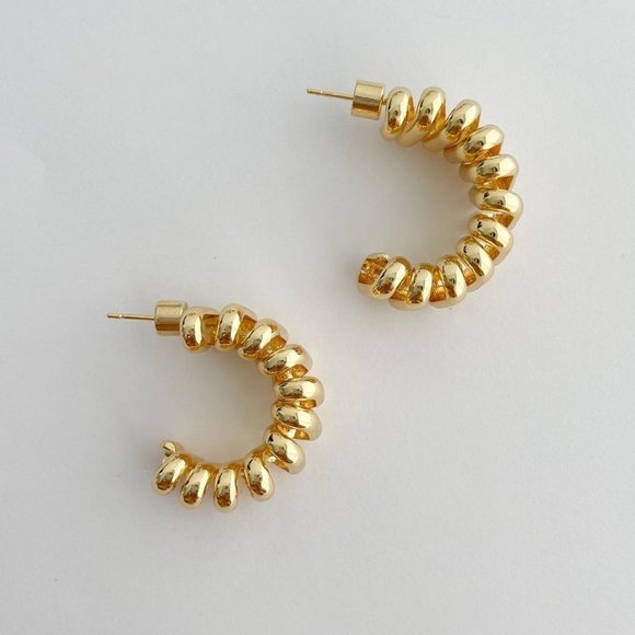 Gold Hoop Earrings Vintage Earrings Statement Earrings​​​​​​​​​​​​​​​​​​​​​ - Picture 3 of 4